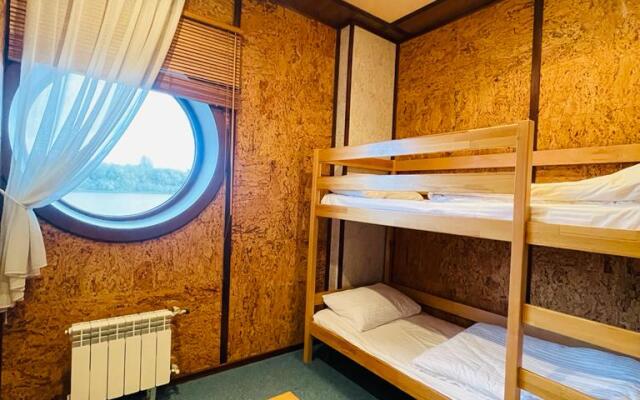 Yacht Club Fregat Hotel