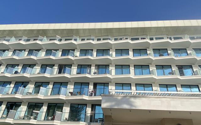 Apartments v Otele Luchezarny Rezort 4*