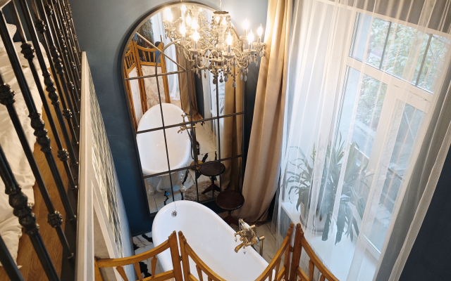 Vintazh S Sobstvennym Dvorikom Apartments