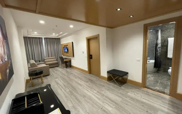 Golden Palace Hotel