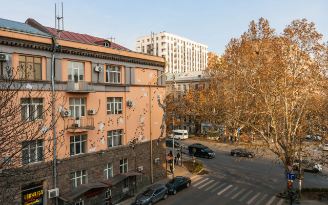 KeyGo #0127, 2 Bedroom, City Center Apartments