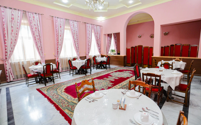 Yangi Sharq Hotel