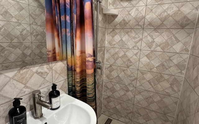 Astoriya Guest House