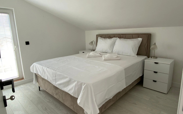 Coastal Two Bedroom Comfort Apartments