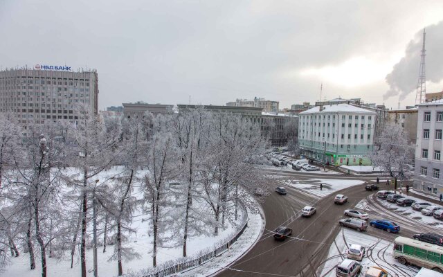 LoFT s Panoramnyim Vidom na Ploshad Gorkogo Apartments