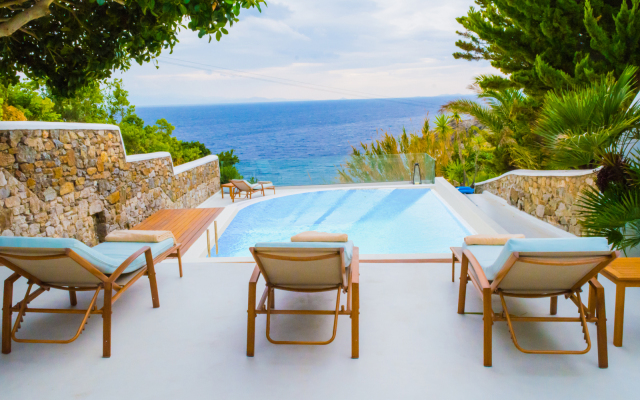 Luxury Chara with Private Pool Villa