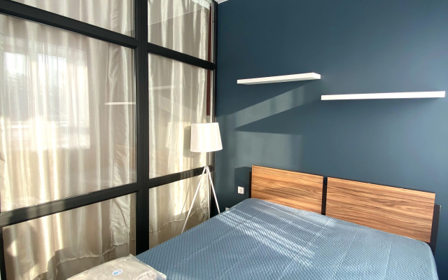 Flat Stilnaya Studiya V Tsentre S Krugloy Vannoy