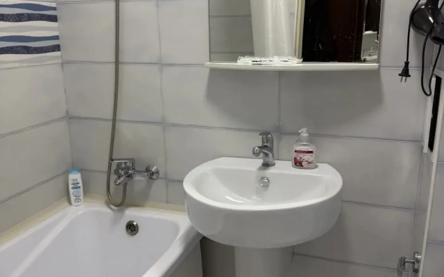 Kvartira uutnaa 2-komnatnaa vozle Abu Dhabi Plaza