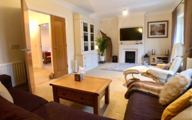 Superb House in Oxford Apartments