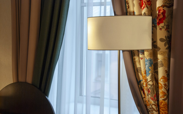 Отель Cronwell Inn Стремянная