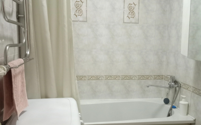 2-К V Tsentre U Ozera Apartments