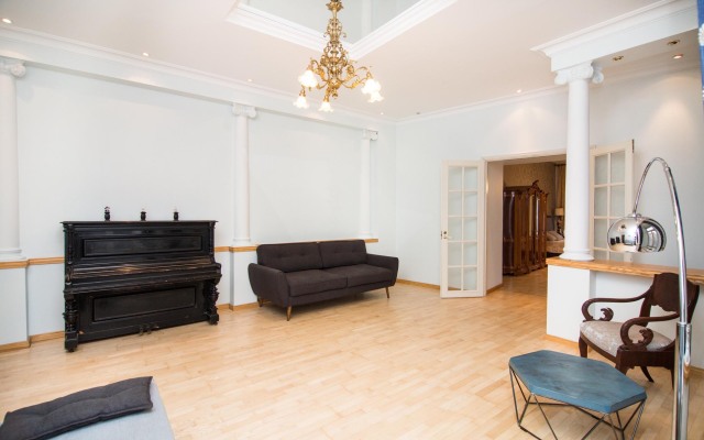 Апартаменты Апарт 24 у Эрмитажа с видом на реку Мойку