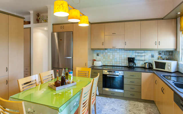 Luxurious Home From The Beach Apartments