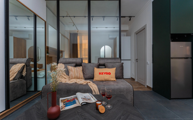 KeyGo #0160, 1 Bedroom, Designed with Balcony Apartments