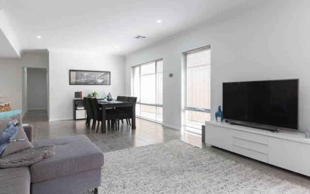 Гостевой Дом Modern home near city and airport