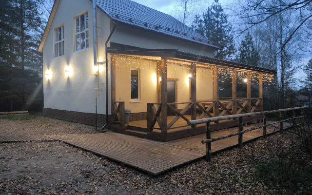 Частный дом Дом для семьи и небольшой компании