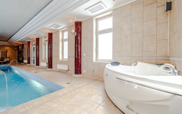 Derevnya Yusupovo S Basseynom I Saunoy Private House