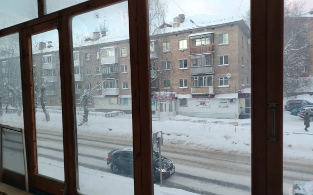 Квартира Тёплая уютнaя