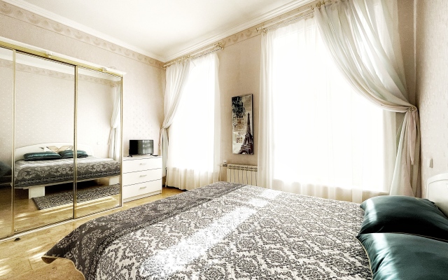 Na Mokhovoy Apartments