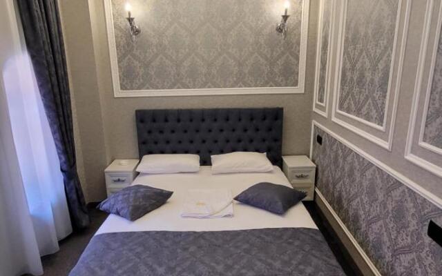 Roma Yerevan & Tours Hotel