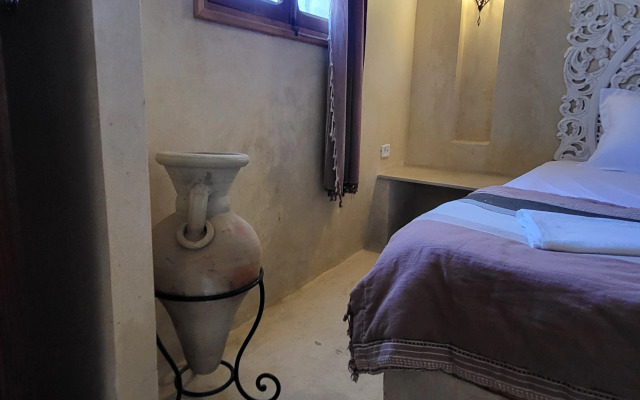 Al Madina Riad Hotel