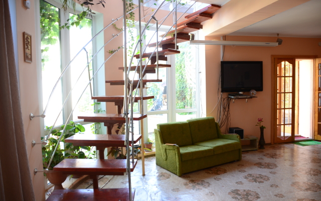 Tri Kita Guest House