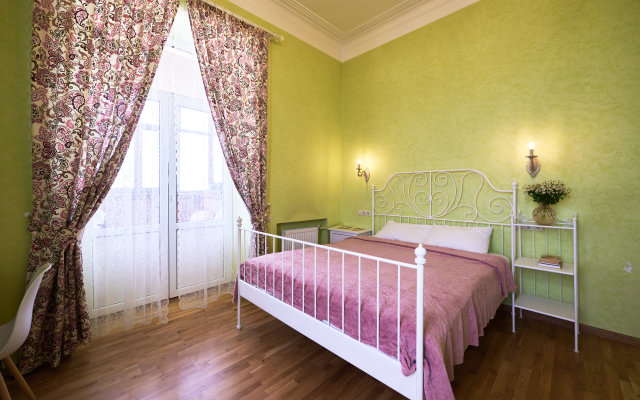 Apartments ARSENIKA near the metro and park, 10 minutes drive from the Kremlin