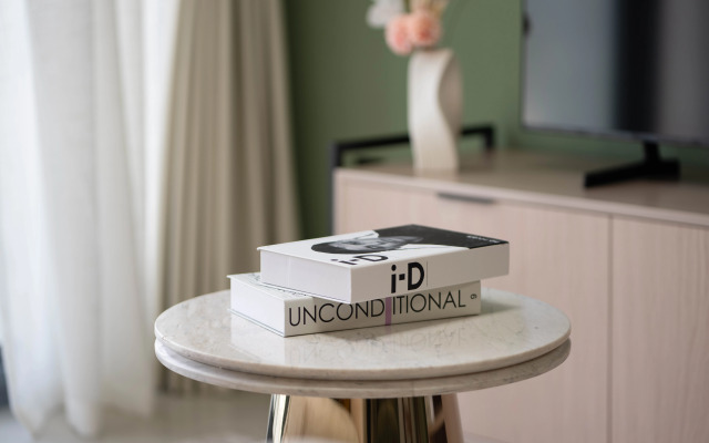 Апартаменты KeyRock Golf Gate | Stylish Retreat + Pool & Gym