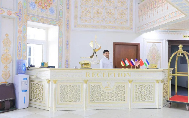 Отель Maqom Plaza