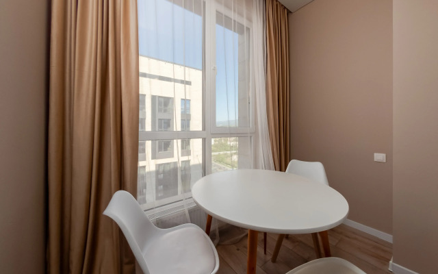 Yevrodvushka S Potryasayuschim Vidom Na Gorod Flat