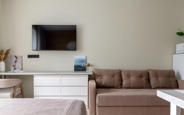 U Metro Ladozhskaya Apartment
