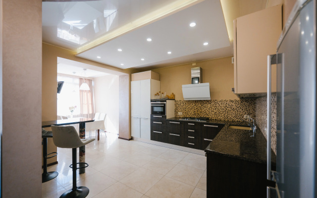Tishina I Pokoy Flat