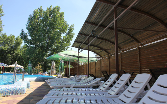 Golubaya Volna Hotel