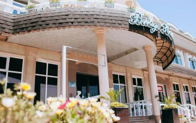Bridge  Hotel