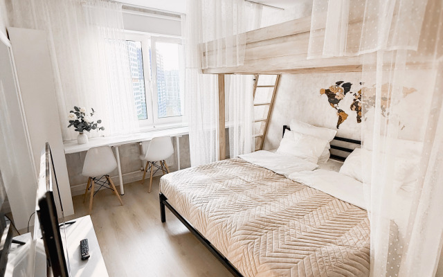 Квартира Двухэтажная 4-спальная кровать возле метро