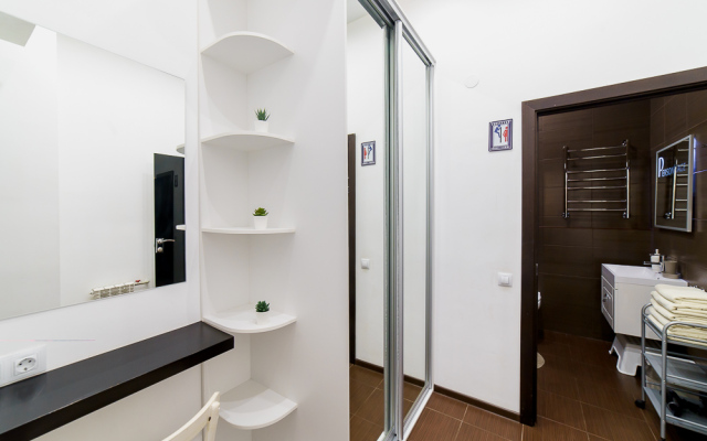 Sutki-Dom - Personnage Apartments