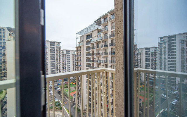 Dlya Semyi v Komplekse s Detskoy Ploschadkoy Apartments