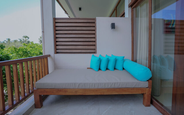 Breeze Pasikudah Resort Hotel