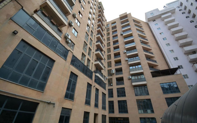 3-K Kvartira v Novostroyke na Ulitse Arama Flat