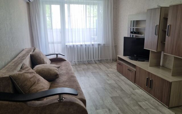 Na Atamanskoy 42B Apartments