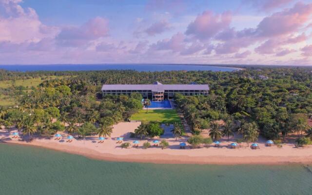 Breeze Pasikudah Resort Hotel