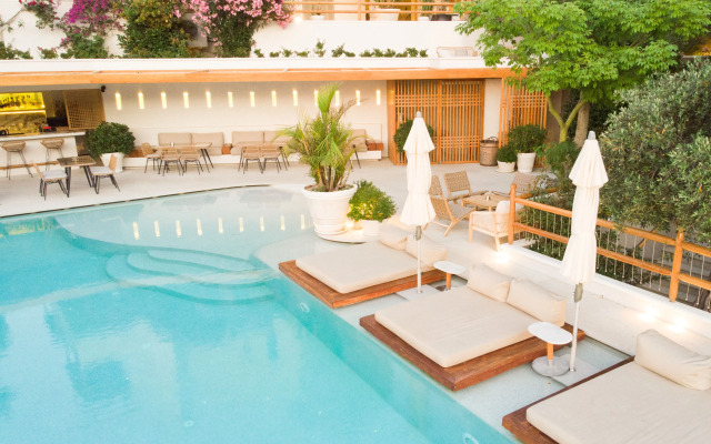 Pilos Suites Hotel