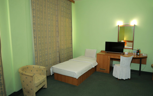 Expo Hotel