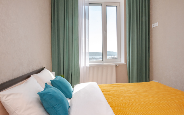 Апартаменты TopHouse на Брянской 18 двухкомнатные