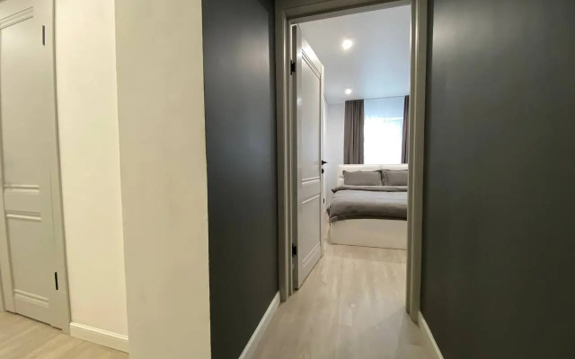 2-K s Klassnym Remontom na Pobede u Tsentra Flat