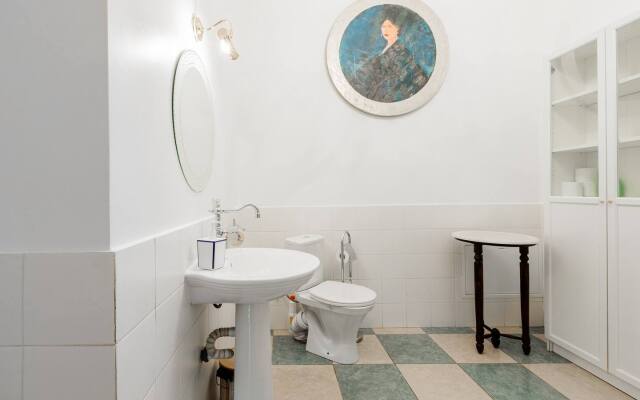 Апартаменты a.m. Rooms Neva Balcony (Angliyskaya Naberezhnaya)