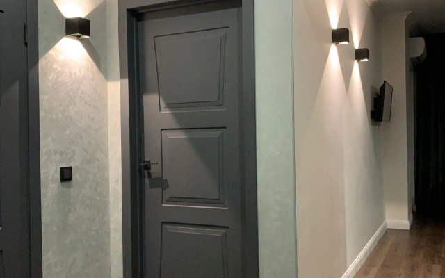 Stilnaya ot Dizajnera u Korolevskih Vorot Flat