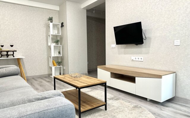 U metro Moskovskaya Flat