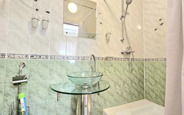 V Tsentre Goroda Private House