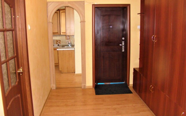 Na Latyshskikh Strelkov 52 Apartments